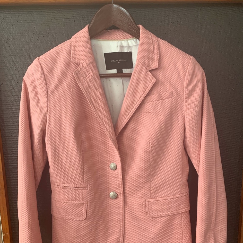 Dusty pink blazer by Banana Republic